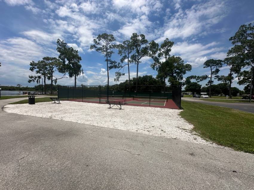 252 Dixie Circle a Haines City, FL Mobile or Manufactured Home for Sale